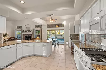 8350 N Westcliff Drive, Tucson, AZ 85743 - Photo 15