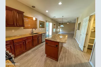 879 W Via De Gala, Sahuarita, AZ 85629 - Photo 11