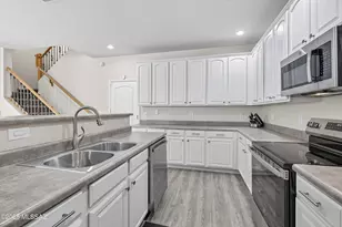 2732 N Neruda Ln, Tucson, AZ 85712 - Photo 7