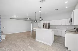 1574 W Highsmith Dr, Tucson, AZ 85746 - Photo 7