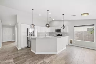 1574 W Highsmith Dr, Tucson, AZ 85746 - Photo 9