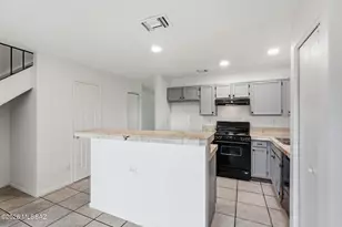 2604 W Ironcrest Dr W, Tucson, AZ 85745 - Photo 7
