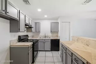 2604 W Ironcrest Dr W, Tucson, AZ 85745 - Photo 3