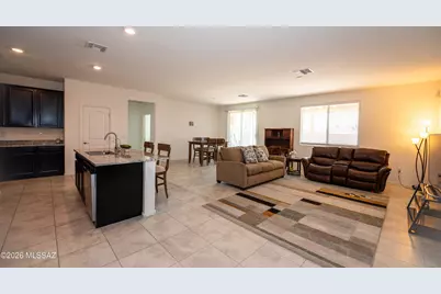 8746 E Stone Meadow Circle, Tucson, AZ 85730 - Photo 7