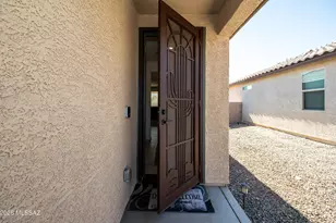 8746 E Stone Meadow Cir, Tucson, AZ 85730 - Photo 3