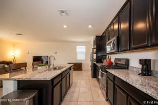 8746 E Stone Meadow Cir, Tucson, AZ 85730 - Photo 9