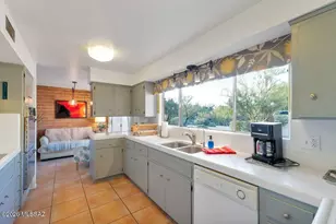 6521 N Camino Padre Isidoro, Tucson, AZ 85718 - Photo 13