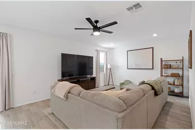 4951 E Wash Overlook Drive, Tucson, AZ 85706 - Photo 9
