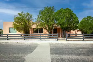 901 N Catalina Ave, Tucson, AZ 85711 - Photo 1
