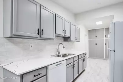 2754 N Tyndall Avenue, Tucson, AZ 85719 - Photo 11
