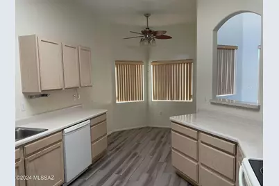 2514 N Camino Reloj, Green Valley, AZ 85614 - Photo 9