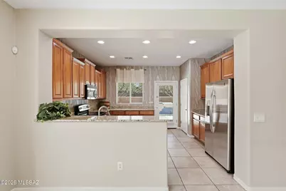 13497 N Garlenda Way, Oro Valley, AZ 85737 - Photo 11