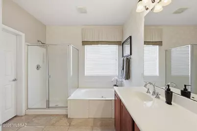 13497 N Garlenda Way, Oro Valley, AZ 85737 - Photo 23