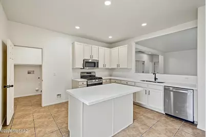 109 E Oracle Oak Street, Sahuarita, AZ 85629 - Photo 3