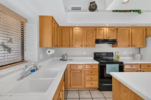 7768 E Marquise Dr, Tucson, AZ 85715 - Photo 23