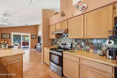 10660 E Channelside Drive, Tucson, AZ 85748 - Photo 15