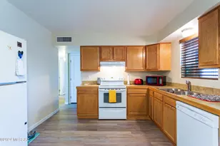 6730 E Hawk Dr, Tucson, AZ 85730 - Photo 27