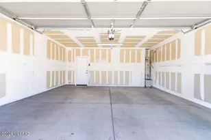 8186 W Young Eagle Ct, Tucson, AZ 85757 - Photo 31