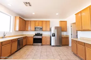 8186 W Young Eagle Ct, Tucson, AZ 85757 - Photo 3