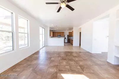 8186 W Young Eagle Court, Tucson, AZ 85757 - Photo 9