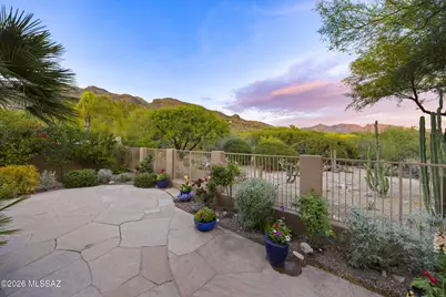6384 N Desert Wind Circle, Tucson, AZ 85750 - Photo 7