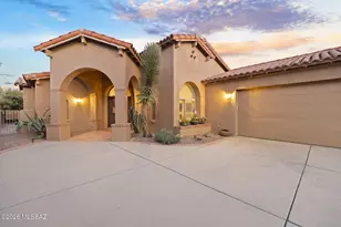 6384 N Desert Wind Cir, Tucson, AZ 85750 - Photo 9