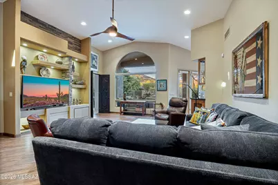 6384 N Desert Wind Circle, Tucson, AZ 85750 - Photo 17