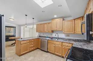7126 E Princeton Pl, Tucson, AZ 85710 - Photo 9