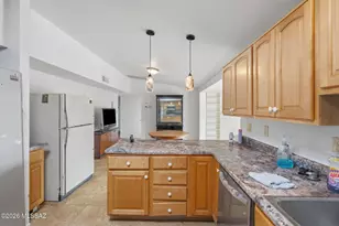 7126 E Princeton Pl, Tucson, AZ 85710 - Photo 17