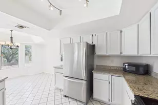 8932 N Spinel Pl, Tucson, AZ 85742 - Photo 11