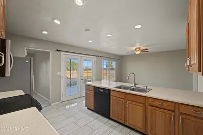 810 S Sarnoff Drive, Tucson, AZ 85710 - Photo 11