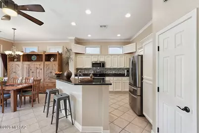 922 E Welton Drive, Oro Valley, AZ 85755 - Photo 11