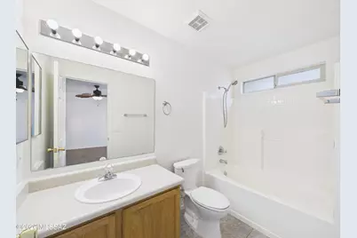 10096 Desert Valley Place, Tucson, AZ 85747 - Photo 15