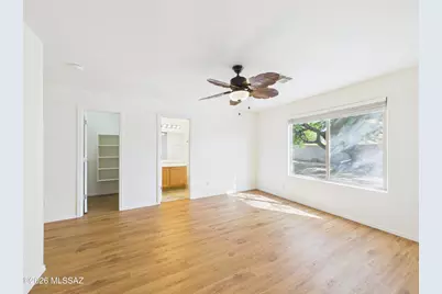 10096 Desert Valley Place, Tucson, AZ 85747 - Photo 13