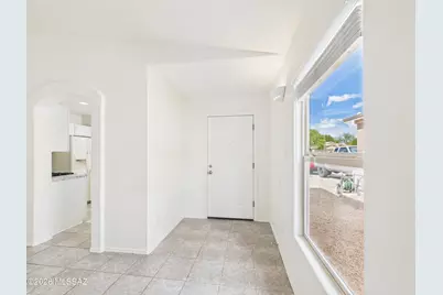 10096 Desert Valley Place, Tucson, AZ 85747 - Photo 3