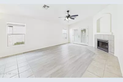 10096 Desert Valley Place, Tucson, AZ 85747 - Photo 5