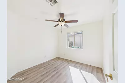 10096 Desert Valley Place, Tucson, AZ 85747 - Photo 17