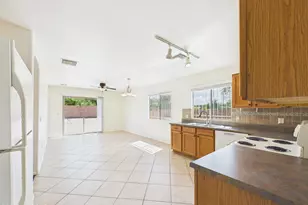 8544 E Desert Retreat Ct, Tucson, AZ 85730 - Photo 5