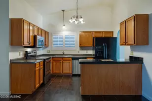 10140 E Cardiff Pl, Tucson, AZ 85748 - Photo 7