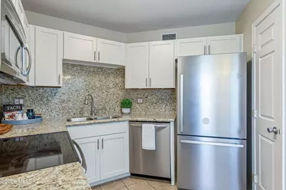 6655 N Canyon Crest Drive #1102, Tucson, AZ 85750 - Photo 9