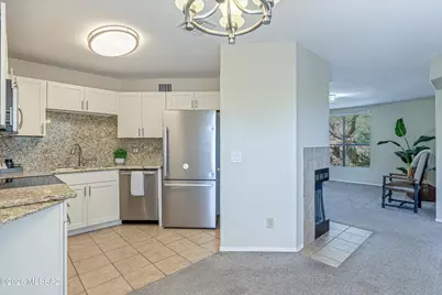 6655 N Canyon Crest Drive #1102, Tucson, AZ 85750 - Photo 7
