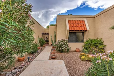 795 E Camino Corrida, Oro Valley, AZ 85704 - Photo 3
