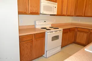 5785 E Bellow Ln, Tucson, AZ 85712 - Photo 9