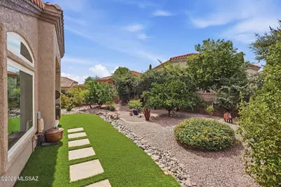 13957 N Trade Winds Way, Oro Valley, AZ 85755 - Photo 33