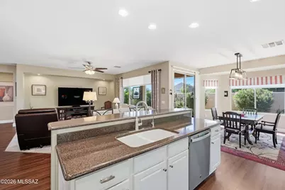 2172 E Bluejay Bluff Lane, Green Valley, AZ 85614 - Photo 13