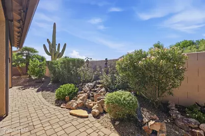 2172 E Bluejay Bluff Lane, Green Valley, AZ 85614 - Photo 33