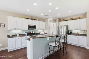 2172 E Bluejay Bluff Ln, Green Valley, AZ 85614 - Photo 11