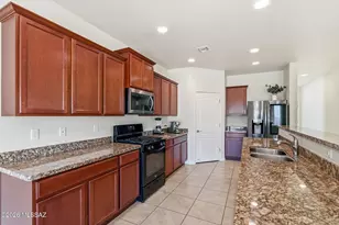 8247 W Razorbill Dr, Tucson, AZ 85757 - Photo 7