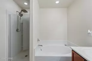 8247 W Razorbill Dr, Tucson, AZ 85757 - Photo 23