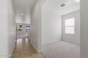 8247 W Razorbill Dr, Tucson, AZ 85757 - Photo 5